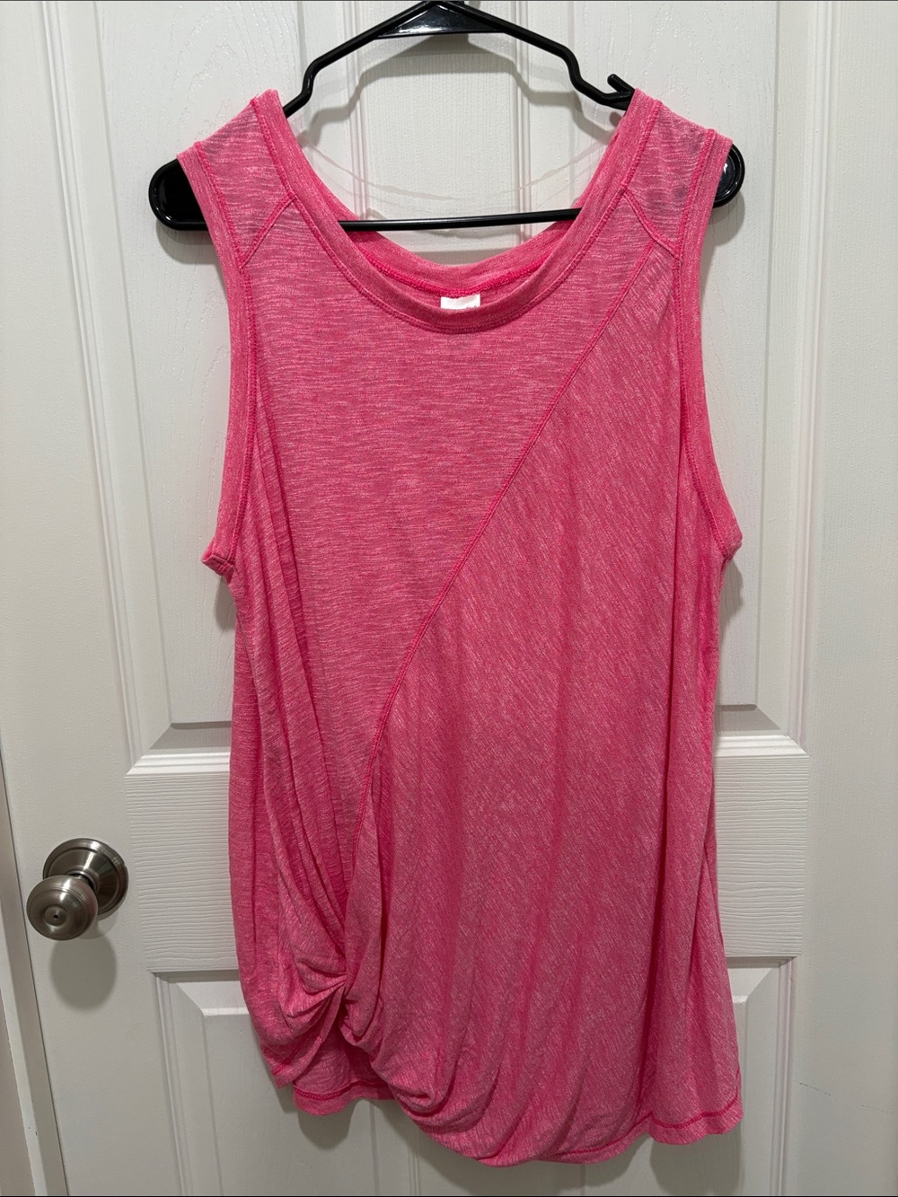 Terra & Sky Pink Sleeveless Knot-Hem Women's Tank Top